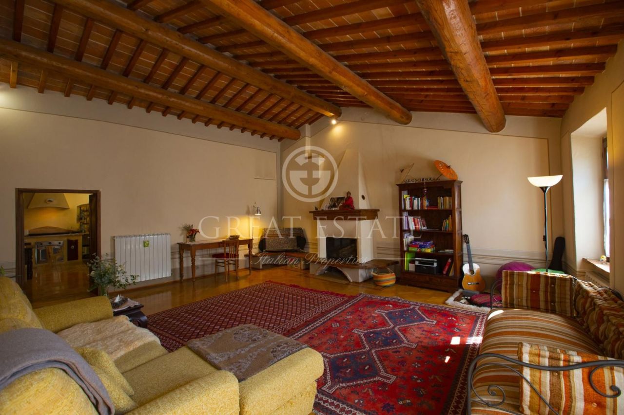 Apartment in Sarteano, Italy, 148.2 sq.m - picture 1