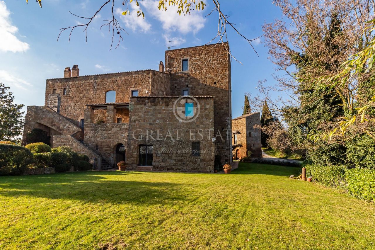 Casa en Viterbo, Italia, 286 m2 - imagen 1