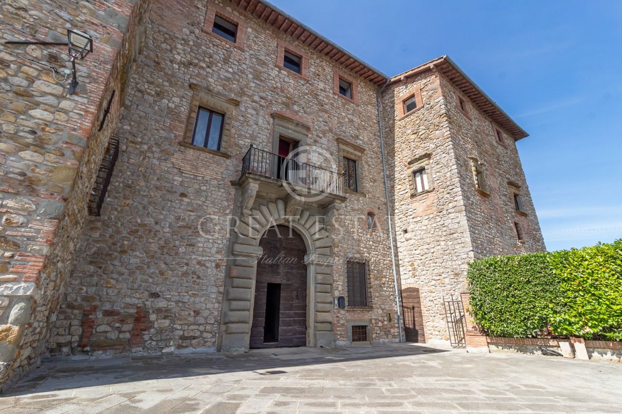 House in Fabro, Italy, 2 253.75 sq.m - picture 1