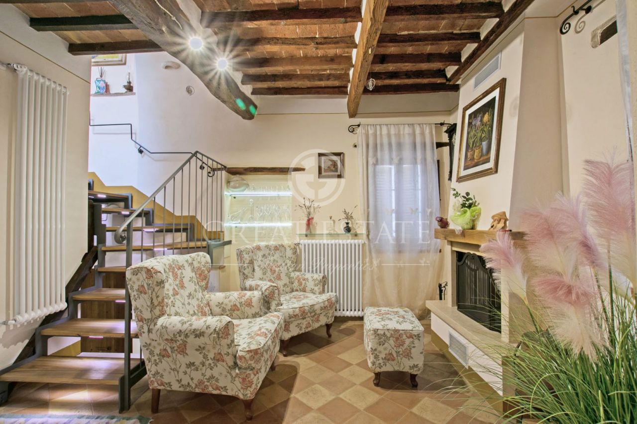 Apartment in Pienza, Italy, 97 sq.m - picture 1