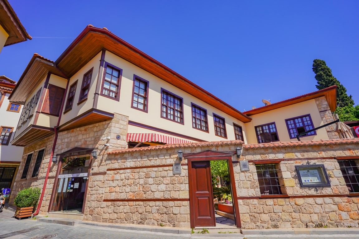 Gewerbeimmobilien in Lara, Türkei, 1 000 m2 - Foto 1