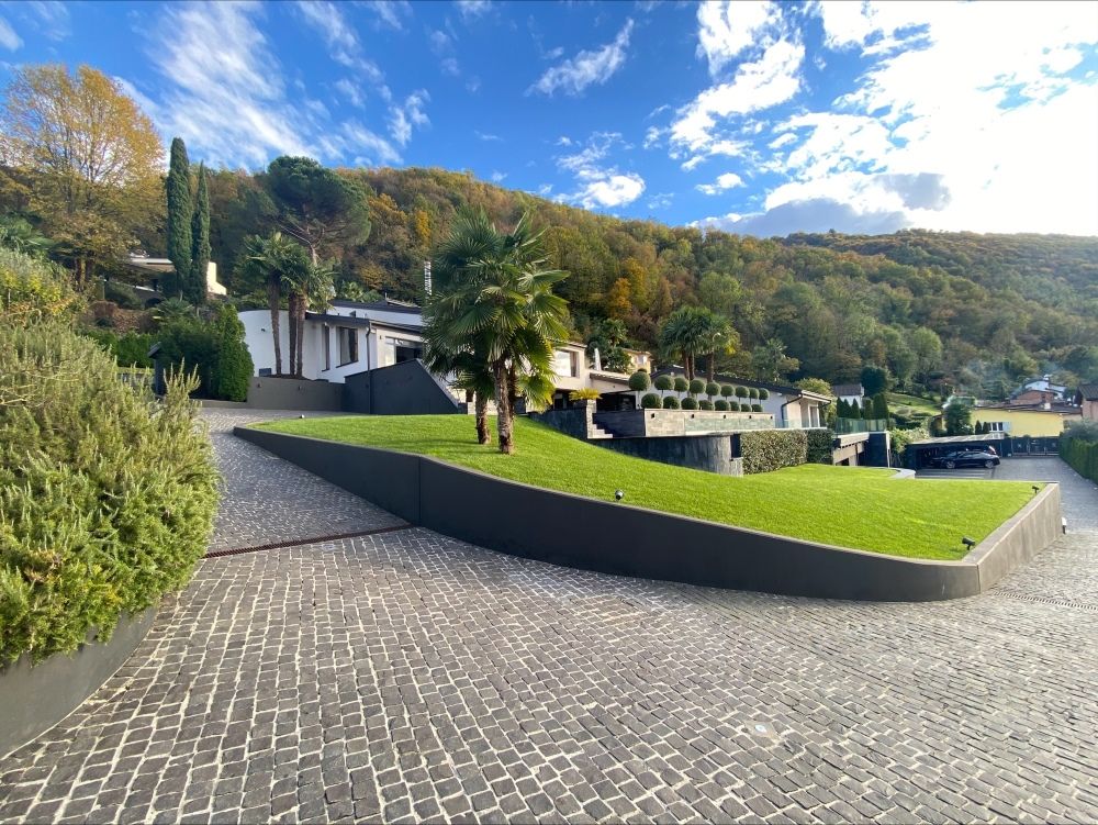 Villa in Lugano, Switzerland, 790 sq.m - picture 1