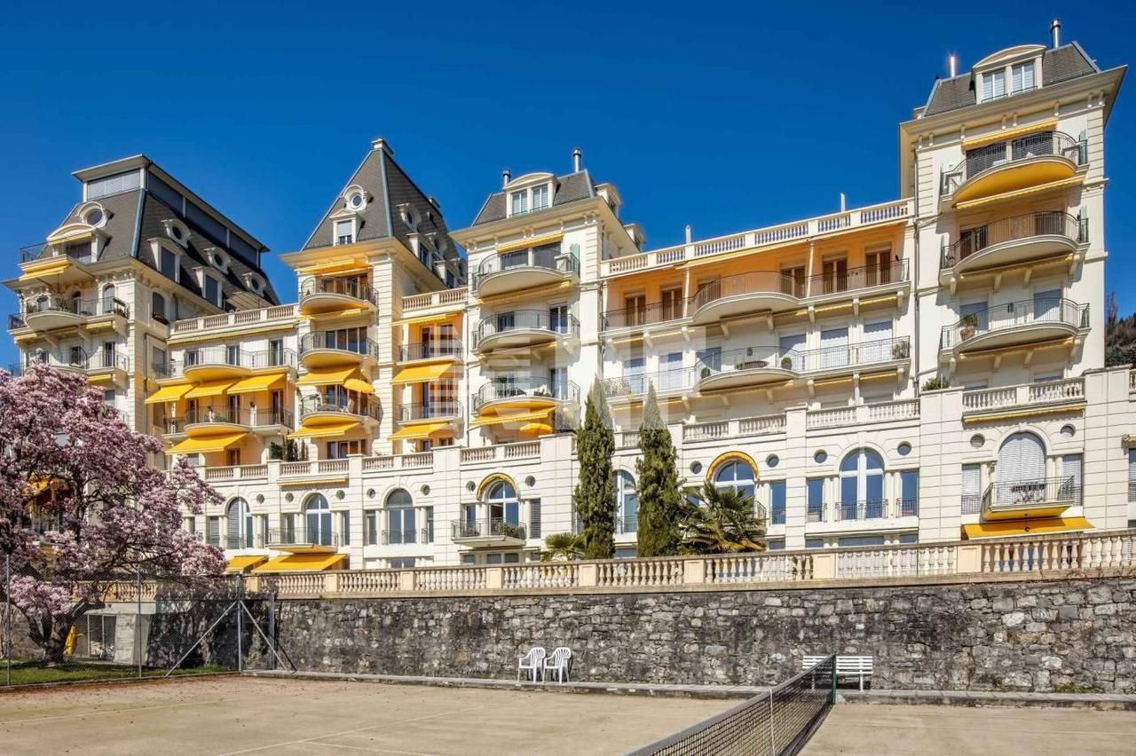 Apartment in Montreux, Switzerland, 189 sq.m - picture 1