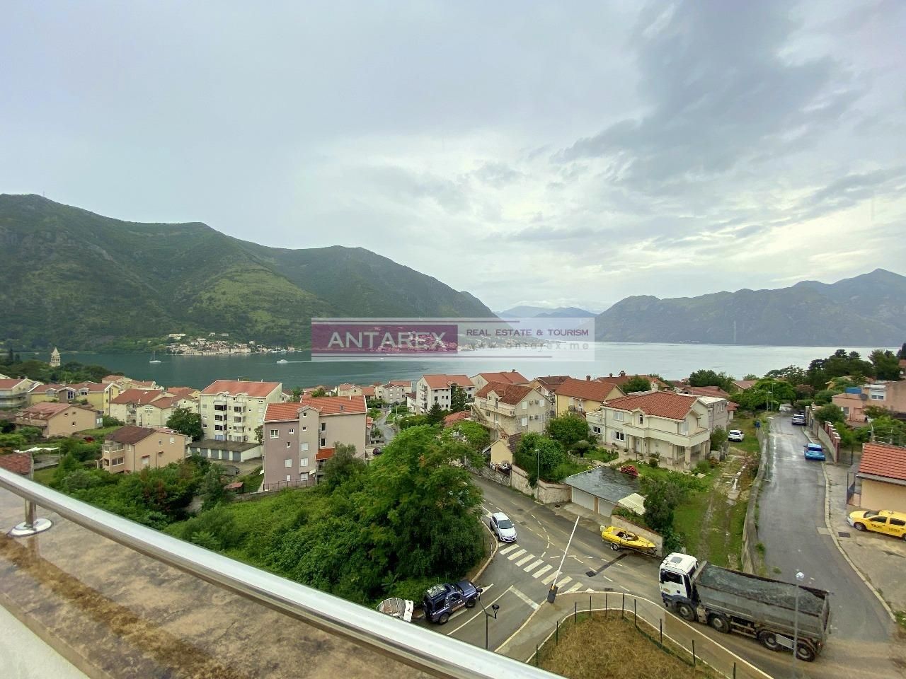 Apartamento en Dobrota, Montenegro, 53 m2 - imagen 1