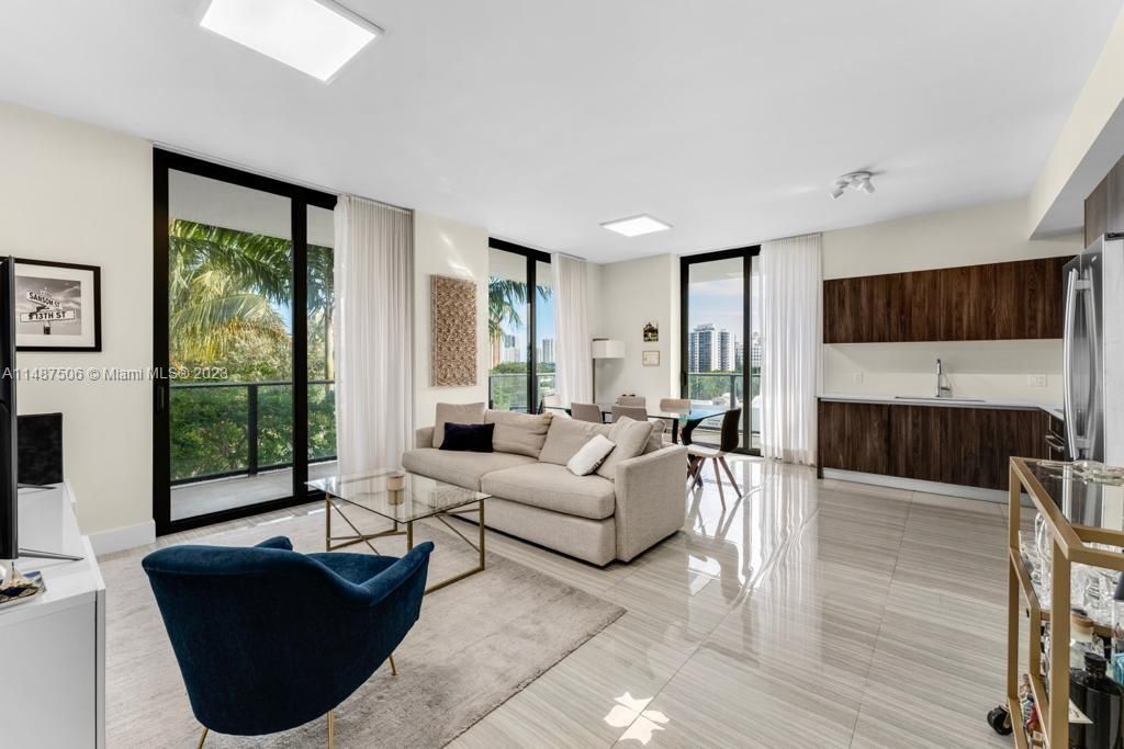 Appartement à Miami, États-Unis, 100 m2 - image 1