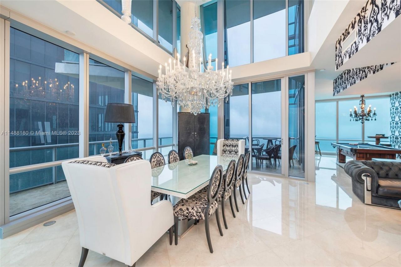 Penthouse in Miami, USA, 440 sq.m - picture 1