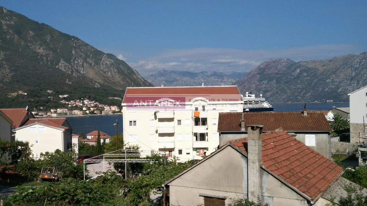Villa in Dobrota, Montenegro, 70 sq.m - picture 1