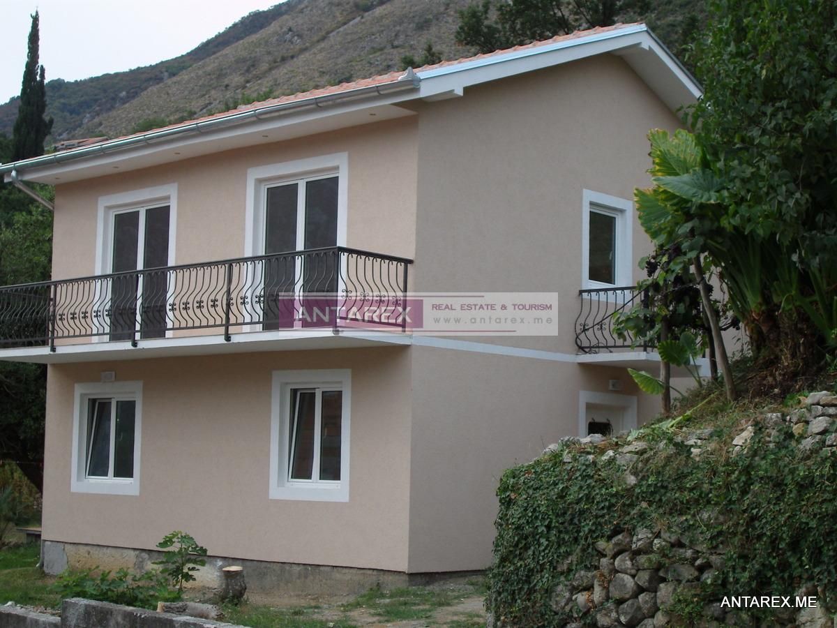Villa in Prcanj, Montenegro, 161 sq.m - picture 1