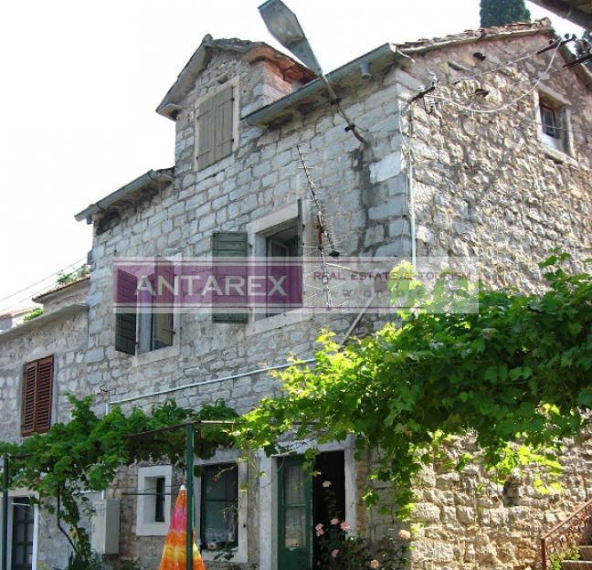 Villa in Lepetane, Montenegro, 100 sq.m - picture 1