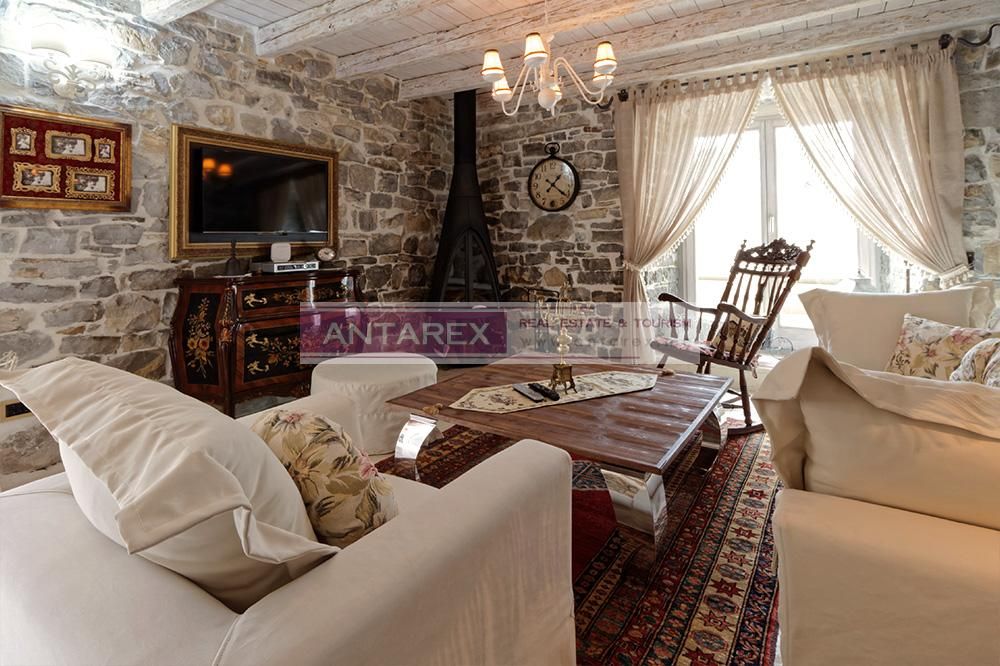 Villa in Tivat, Montenegro, 125 m2 - Foto 1