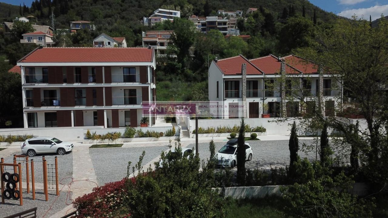 Apartment in Tivat, Montenegro, 63 m2 - Foto 1