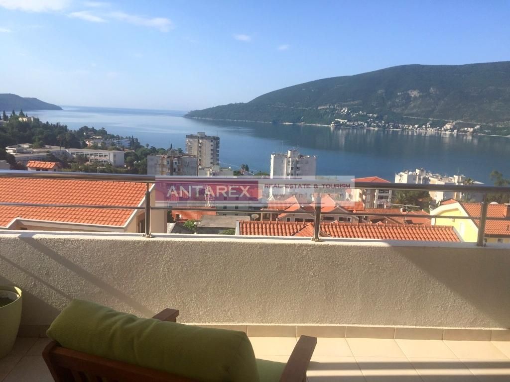 Apartment in Herceg-Novi, Montenegro, 93 m2 - Foto 1