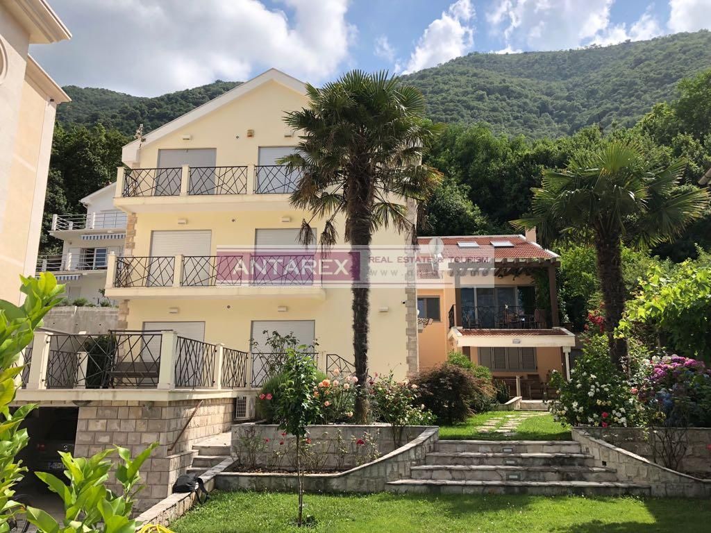 Villa in Stoliw, Montenegro, 390 m2 - Foto 1