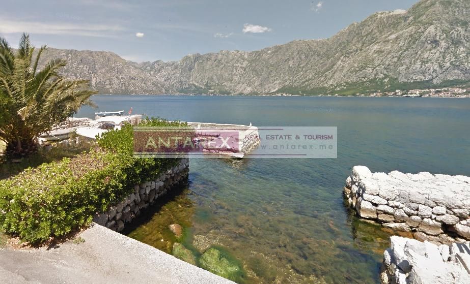 Land in Prcanj, Montenegro, 1 200 sq.m - picture 1