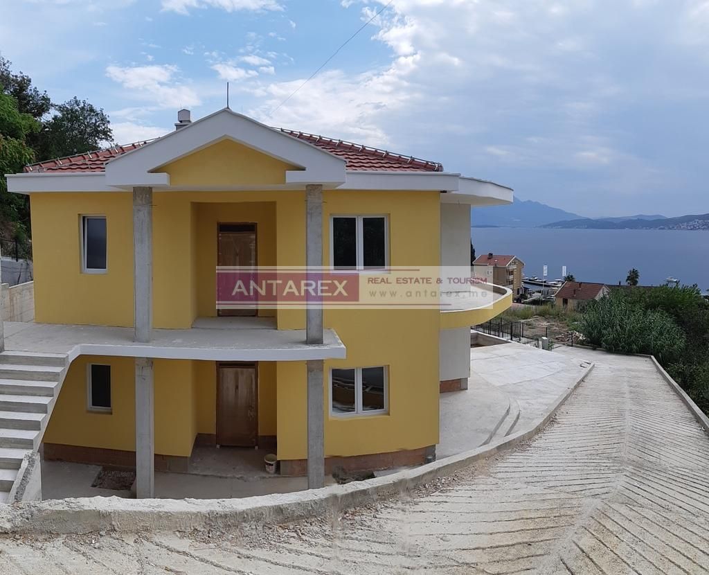 Villa in Denovici, Montenegro, 294 sq.m - picture 1