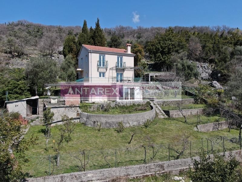 Villa à Herceg-Novi, Monténégro, 144 m2 - image 1