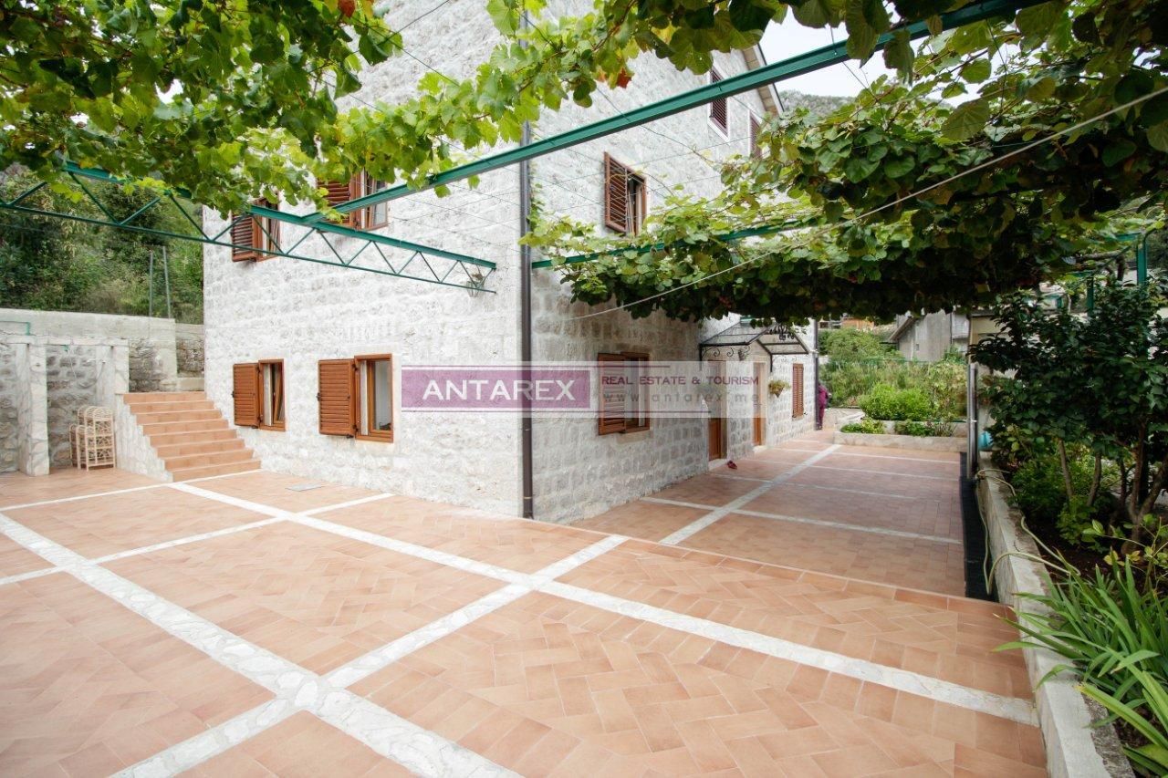 Villa en Morinj, Montenegro, 306 m2 - imagen 1
