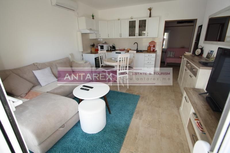 Apartment in Igalo, Montenegro, 39 sq.m - picture 1