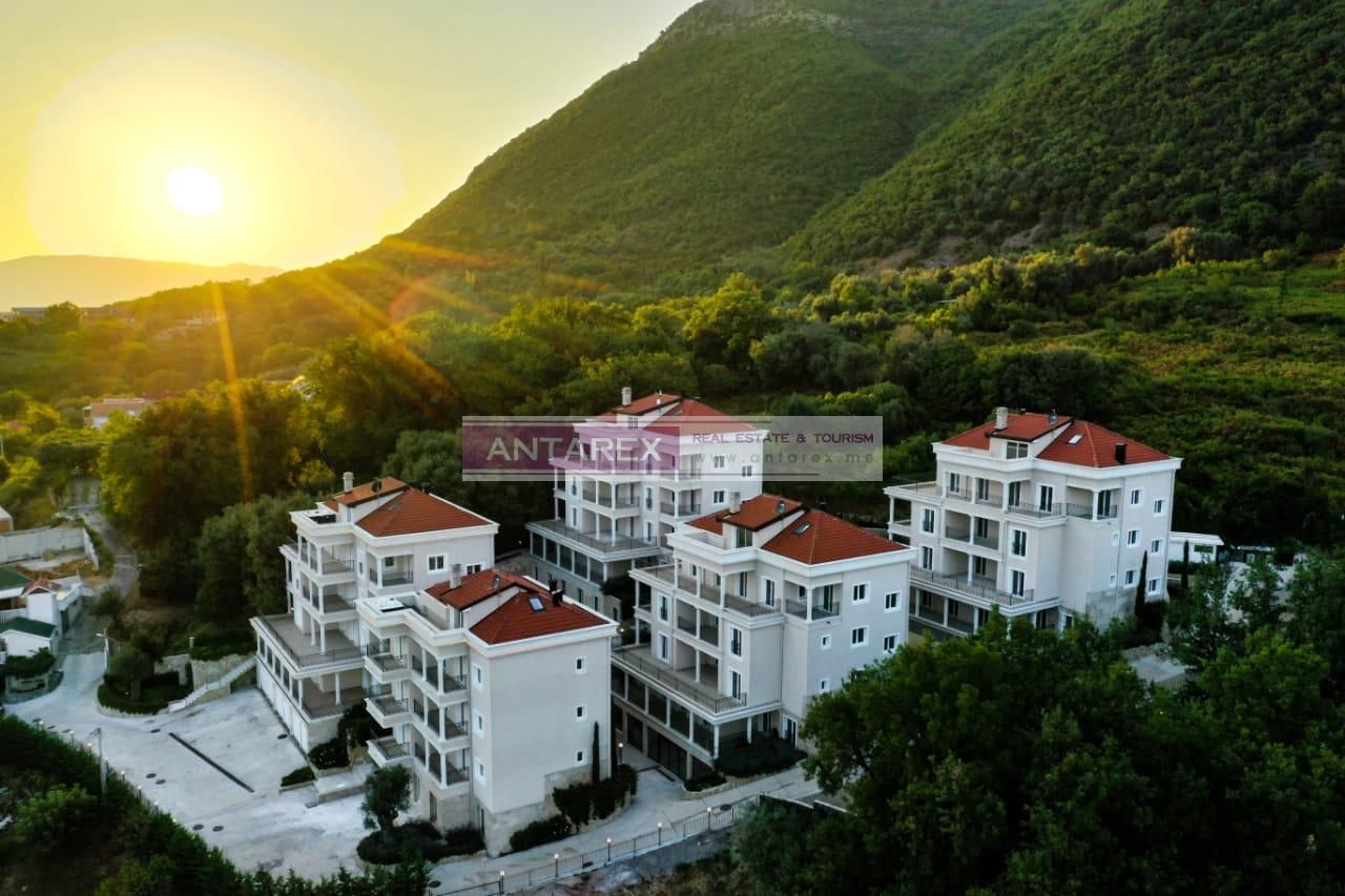 Apartamento en Kumbor, Montenegro - imagen 1