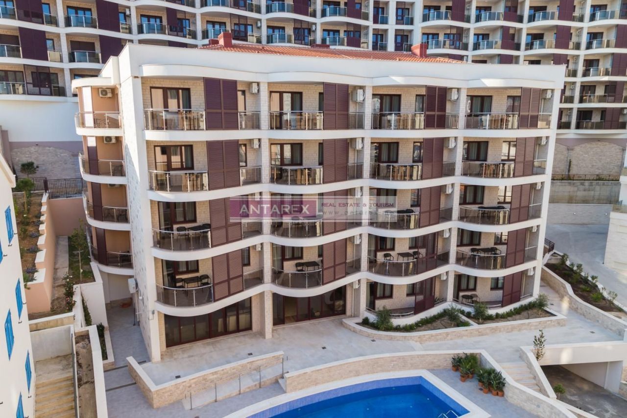 Apartment in Becici, Montenegro, 58 sq.m - picture 1