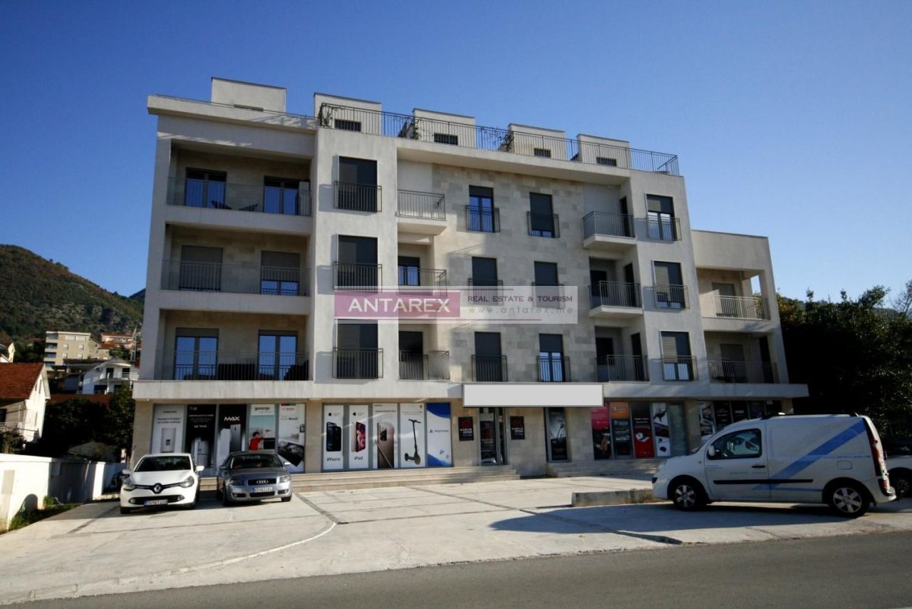 Apartment in Tivat, Montenegro, 50 sq.m - picture 1