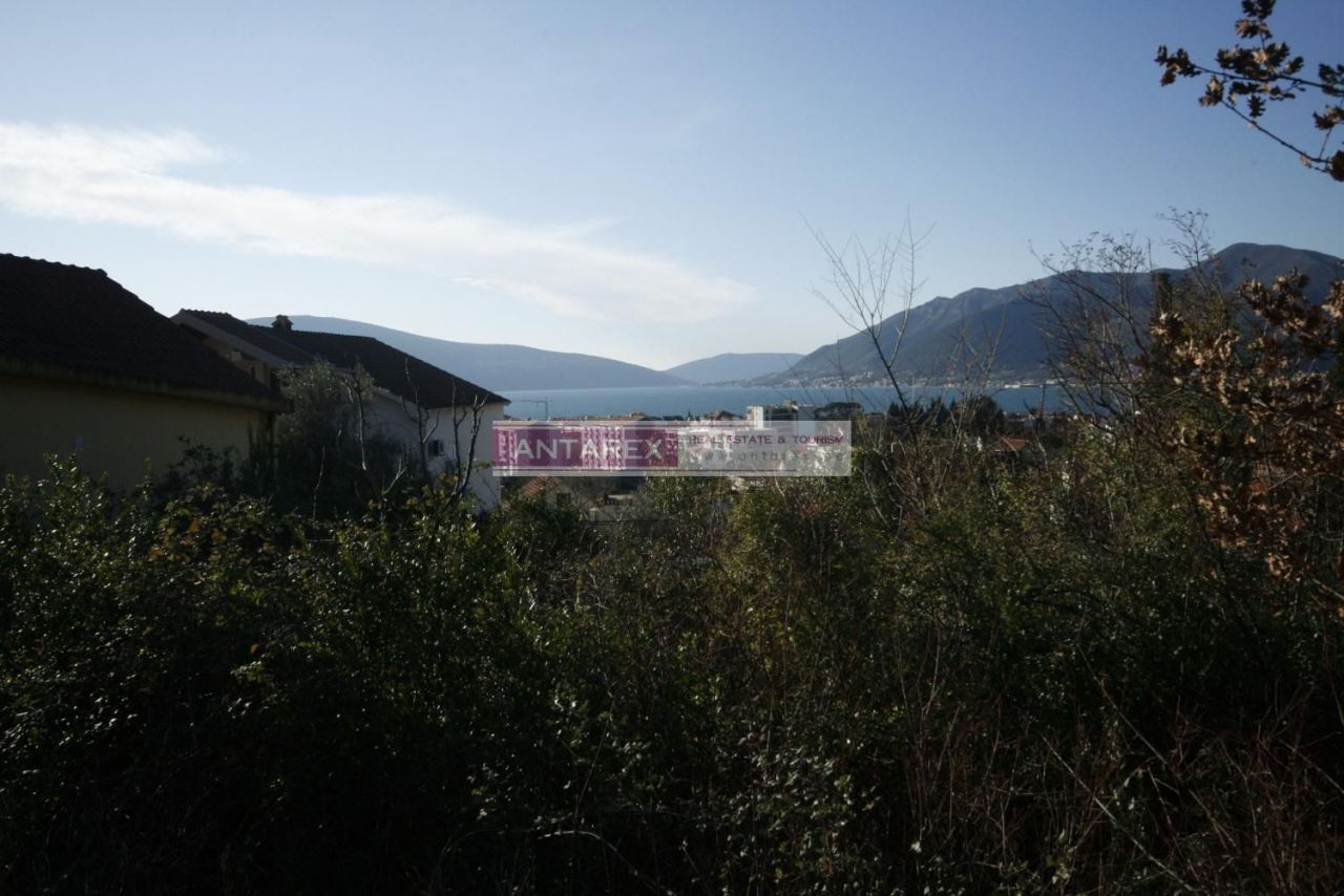 Land in Tivat, Montenegro, 293 sq.m - picture 1