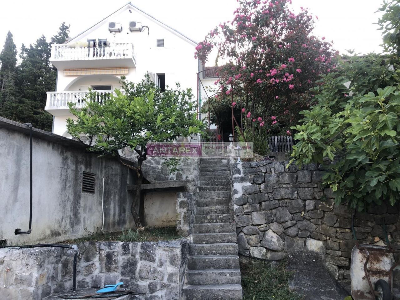 Villa in Tivat, Montenegro, 288 m2 - Foto 1