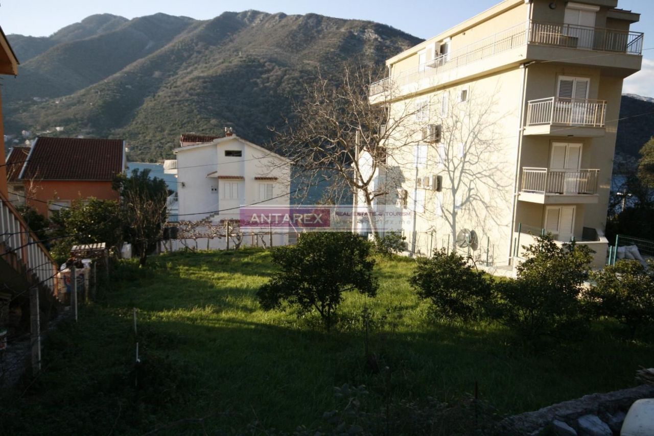 Land in Lepetane, Montenegro, 337 sq.m - picture 1