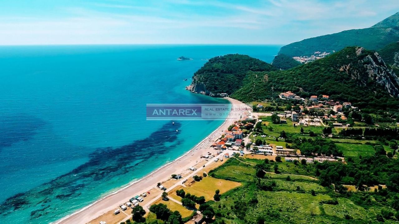 Land in Buljarica, Montenegro, 597 sq.m - picture 1