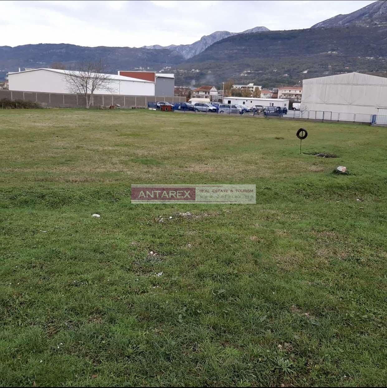 Grundstück in Kotor, Montenegro, 4 320 m2 - Foto 1