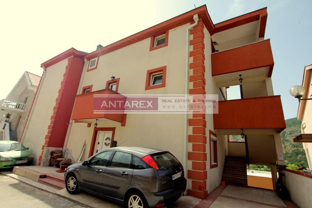 Apartment in Igalo, Montenegro, 42 sq.m - picture 1