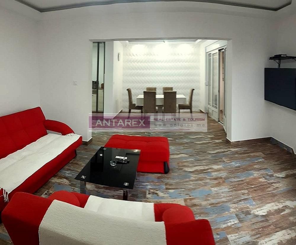 Appartement à Herceg-Novi, Monténégro, 83 m² - image 1