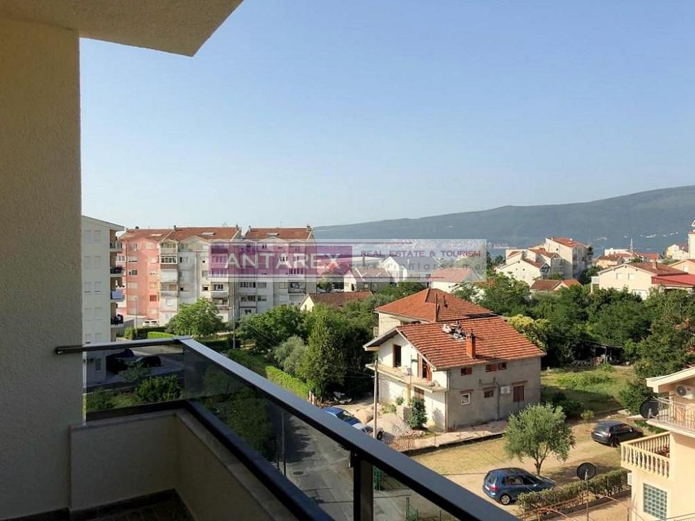 Apartment in Bijela, Montenegro, 40 sq.m - picture 1