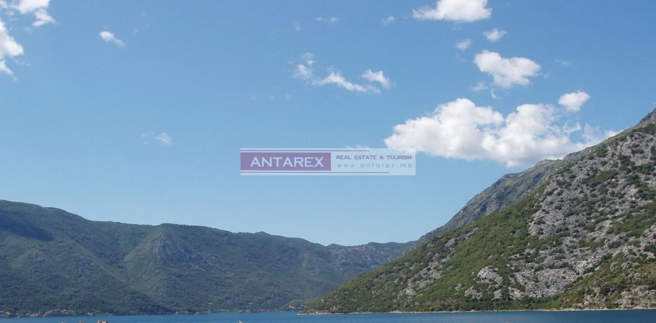 Land in Risan, Montenegro, 4 737 sq.m - picture 1
