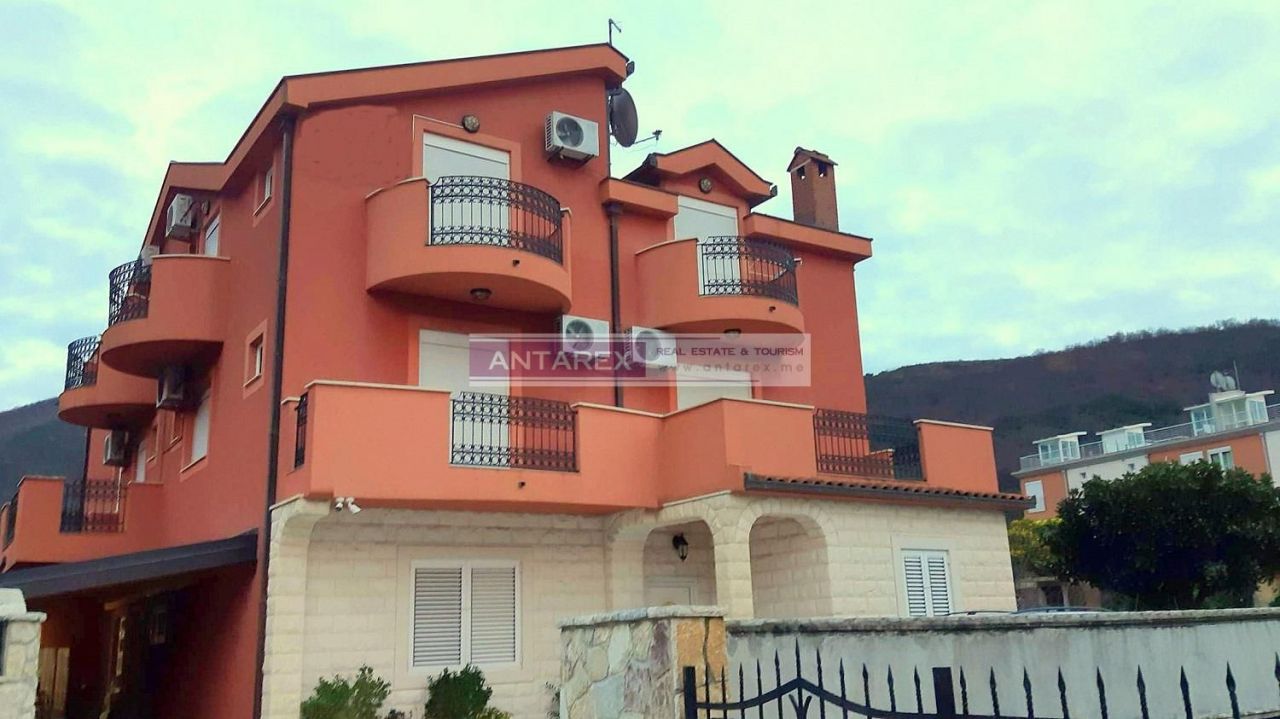 Villa in Zelenika, Montenegro, 520 sq.m - picture 1