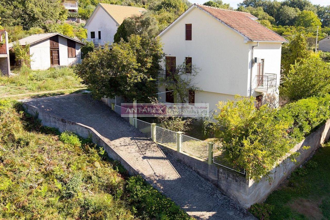 Villa in Denovici, Montenegro, 160 sq.m - picture 1