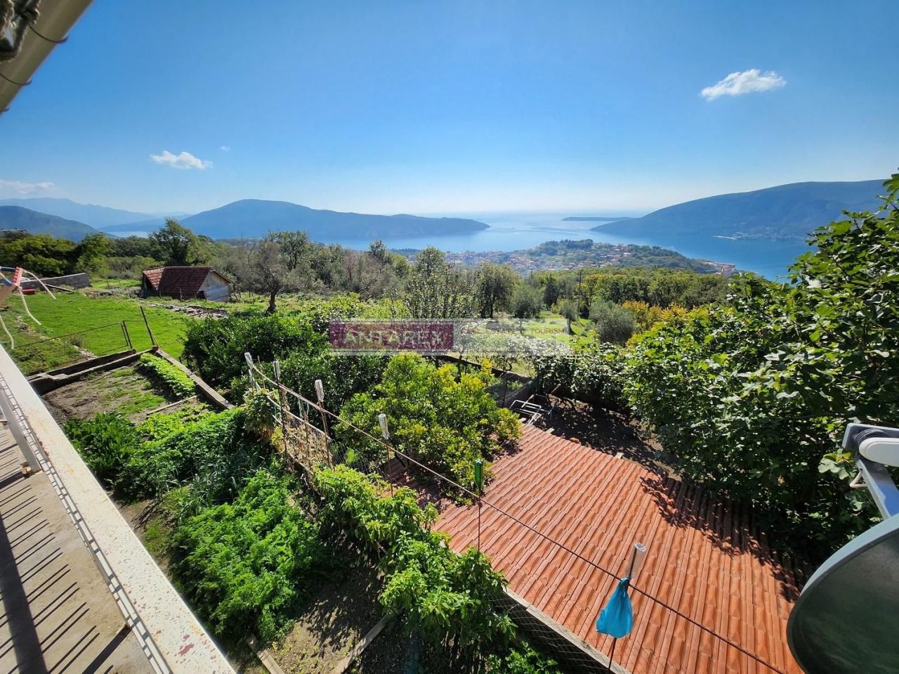 Villa in Herceg-Novi, Montenegro, 230 m2 - Foto 1