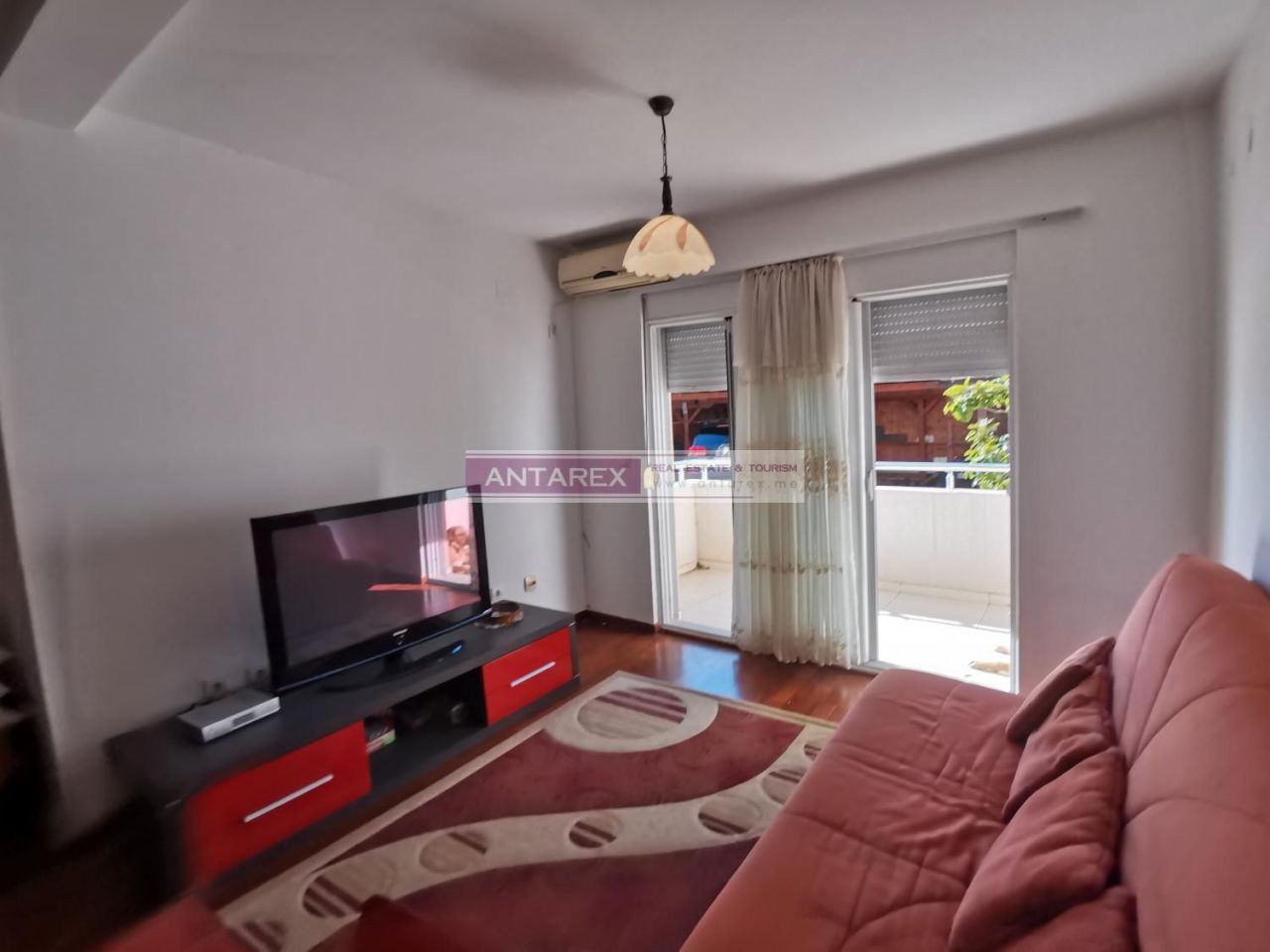 Apartment in Petrovac, Montenegro, 59 sq.m - picture 1