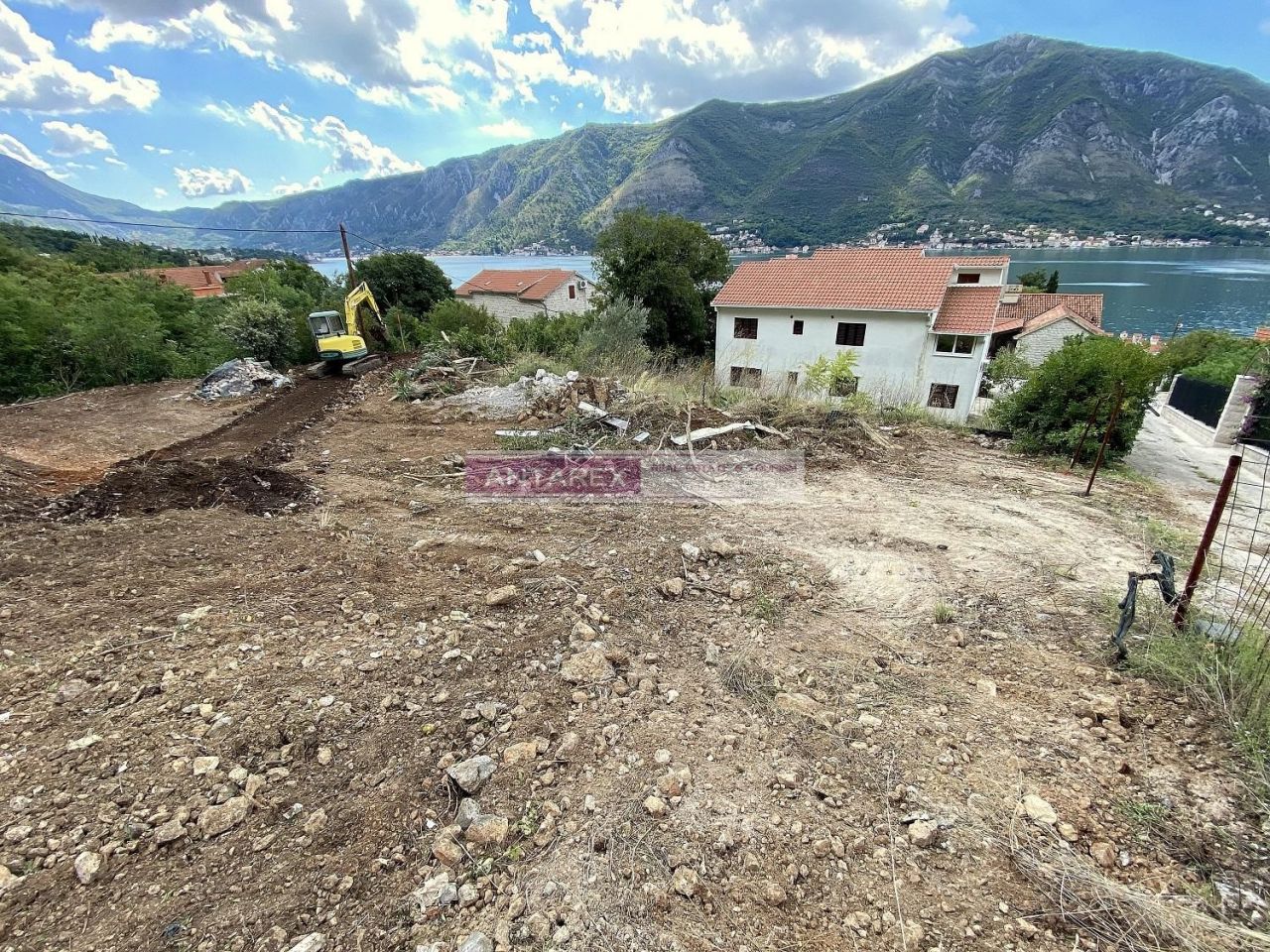 Land in Dobrota, Montenegro, 787 sq.m - picture 1