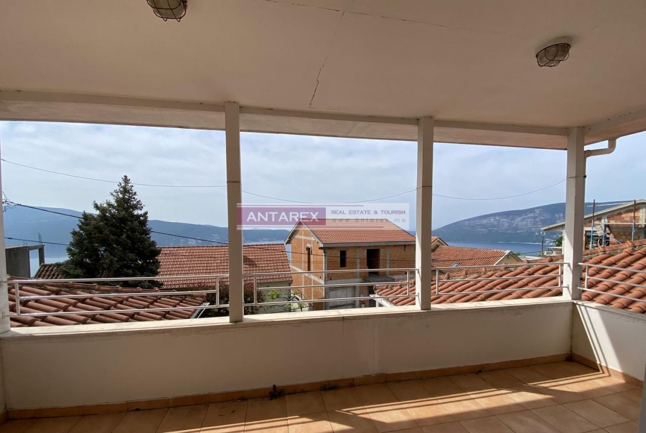 Apartment in Herceg-Novi, Montenegro, 115 m2 - Foto 1