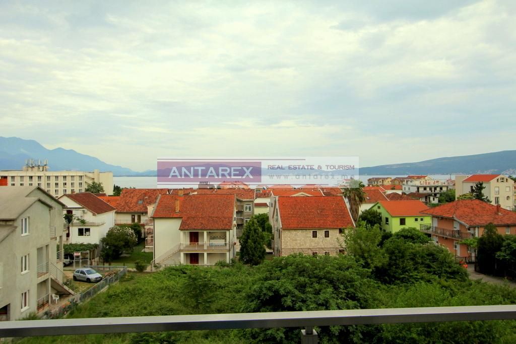 Apartment in Bijela, Montenegro, 49 sq.m - picture 1