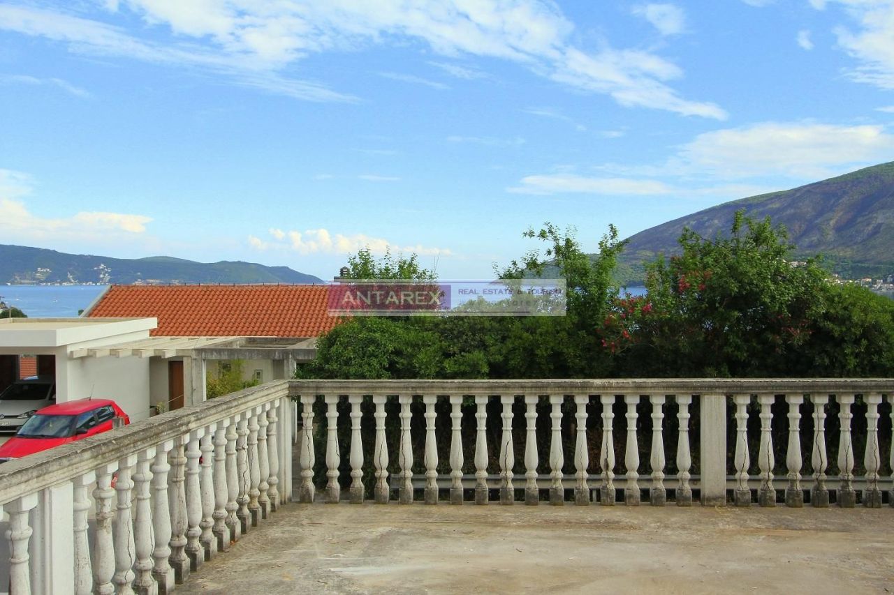 Apartment in Igalo, Montenegro, 52 sq.m - picture 1