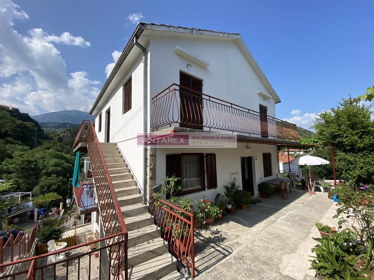 Villa in Herceg-Novi, Montenegro, 327 m2 - Foto 1