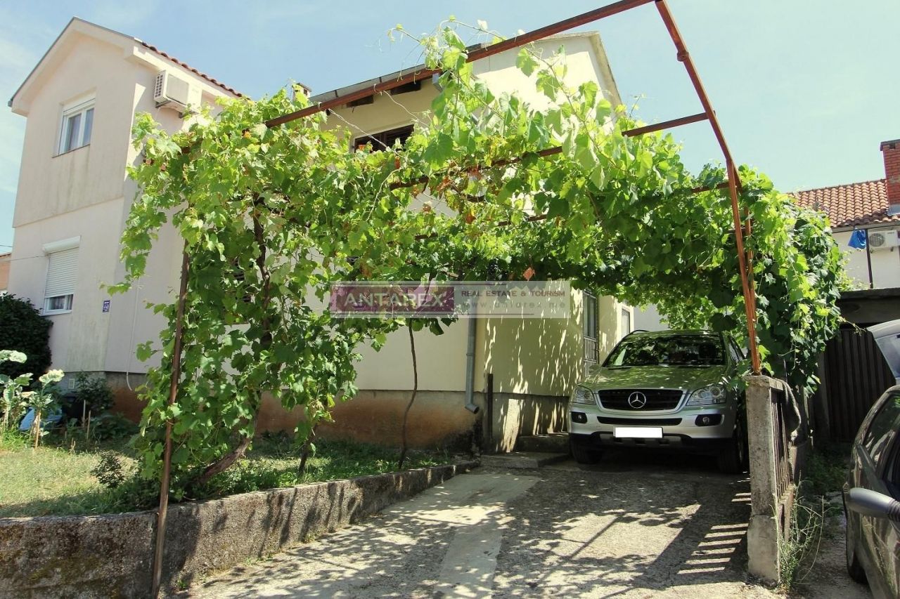 Villa in Herceg-Novi, Montenegro, 77 sq.m - picture 1