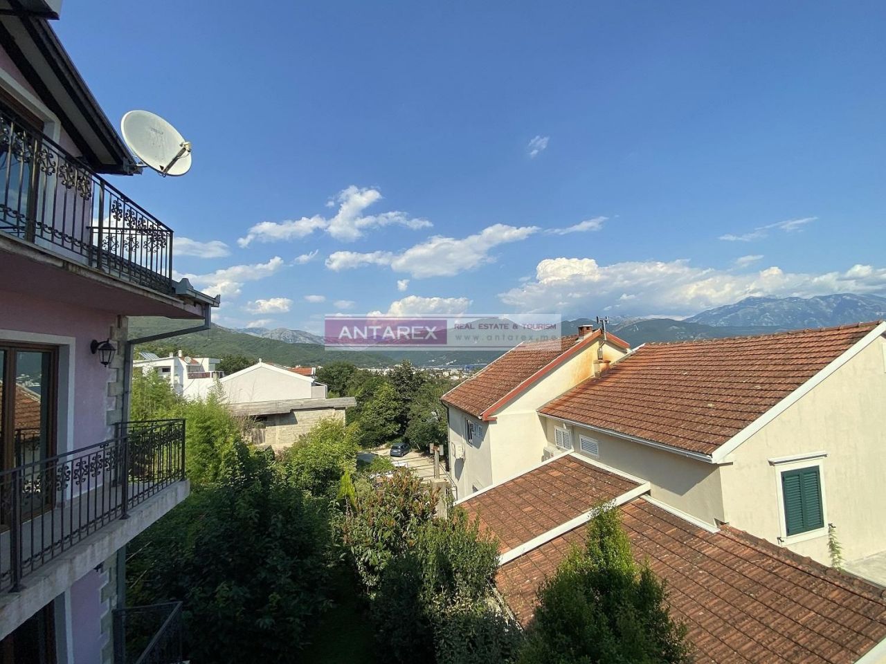 Villa in Bijela, Montenegro, 150 sq.m - picture 1
