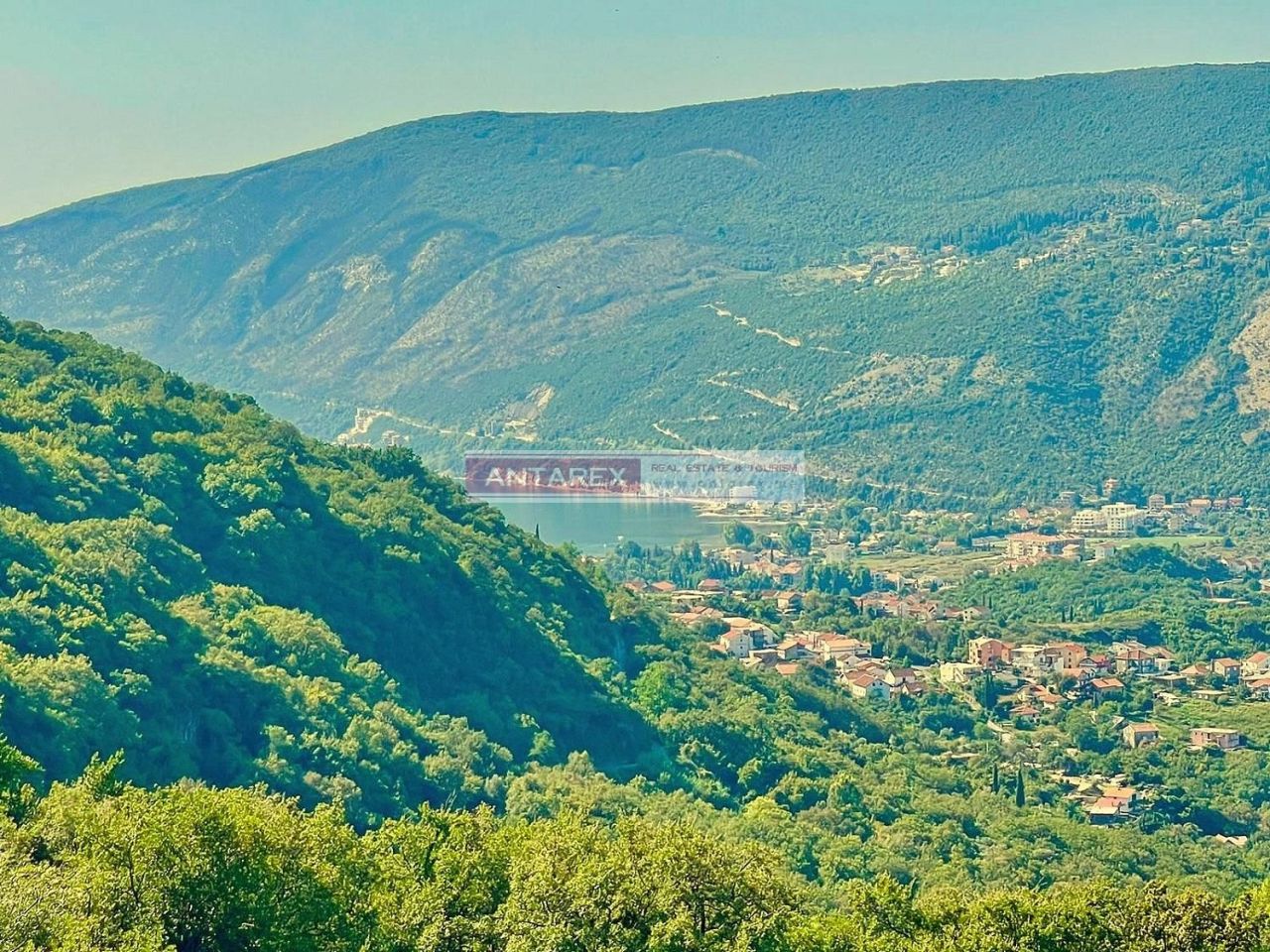 Villa in Herceg-Novi, Montenegro, 79 sq.m - picture 1