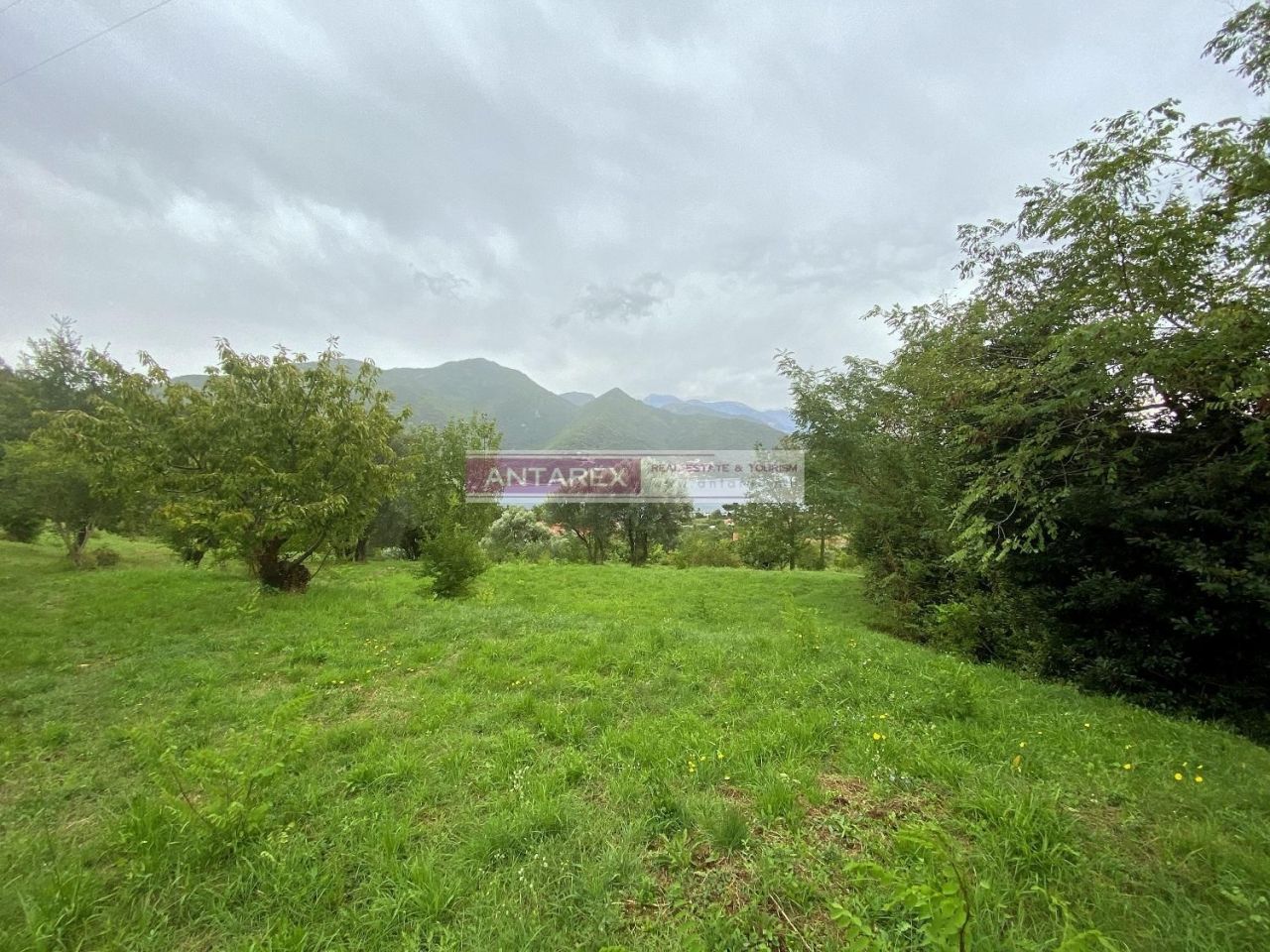 Land in Kamenari, Montenegro, 1 815 sq.m - picture 1