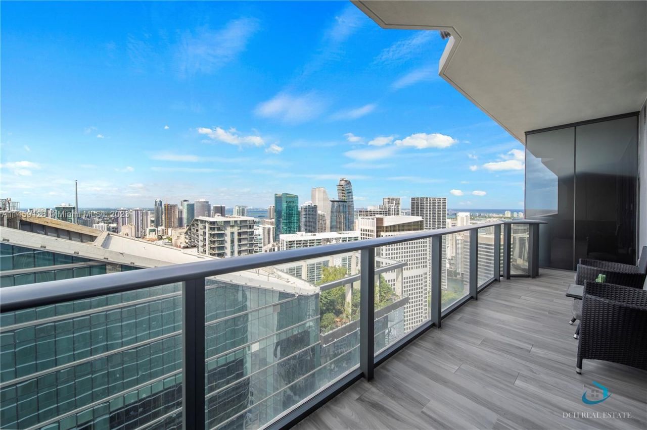 Penthouse in Miami, USA, 80 sq.m - picture 1