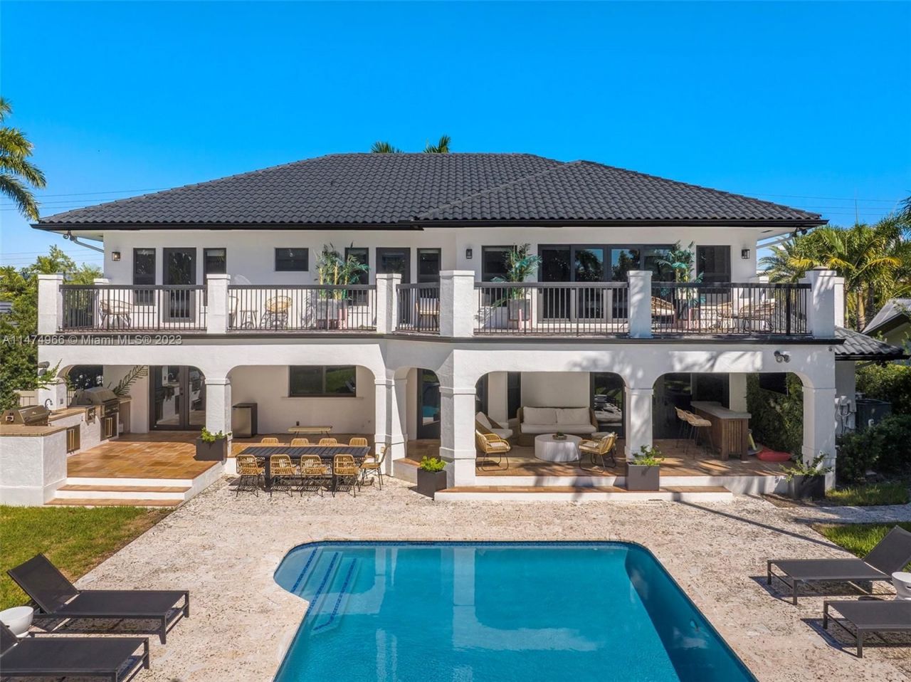 Villa in Miami, USA, 350 sq.m - picture 1