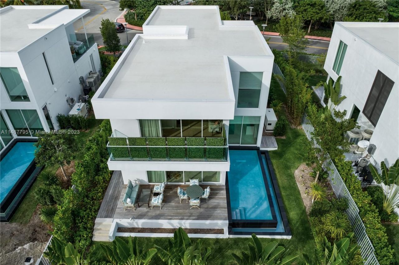 Villa en Miami, Estados Unidos, 300 m2 - imagen 1